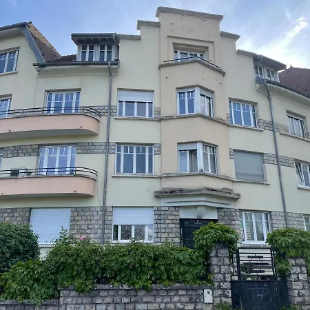 Situe A 5 Minutes De La Gare Apartment